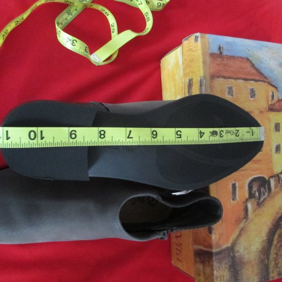 Bella Vita Henley II Booties - Picture 8 of 12